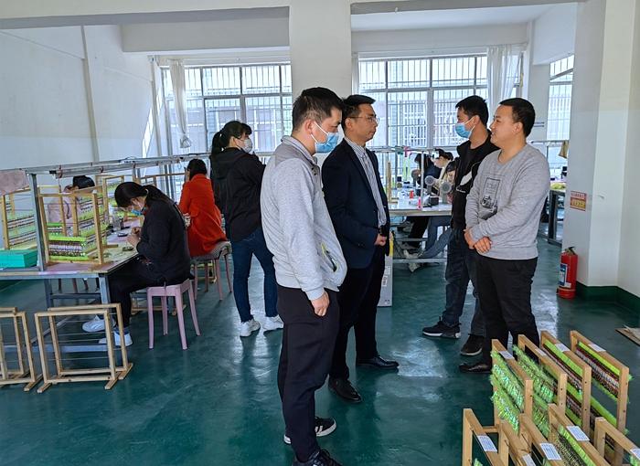 穩(wěn)崗就業(yè)促發(fā)展，就近服務(wù)暖人心